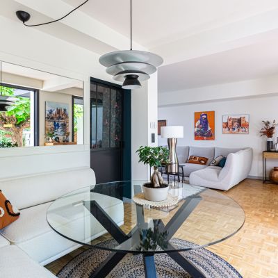 salle à manger banquettes miroirs angle