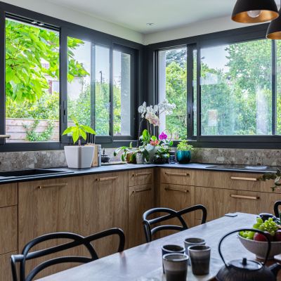 cuisine fenêtre angle jardin